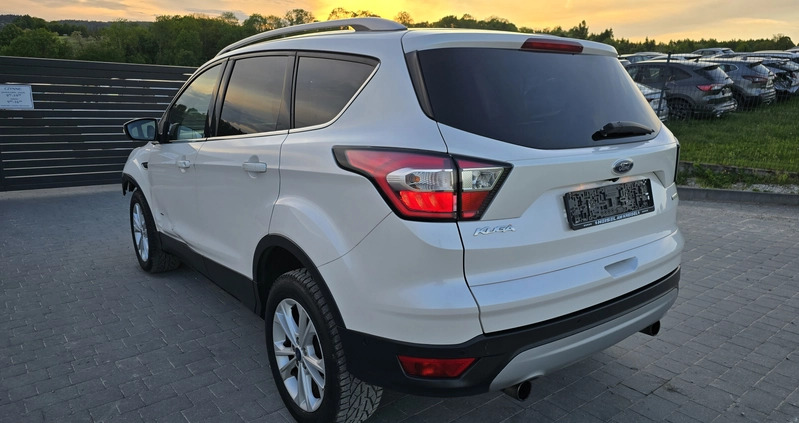 Ford Kuga cena 53700 przebieg: 107000, rok produkcji 2017 z Szczecinek małe 277